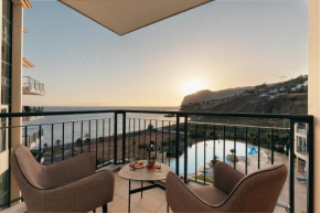 Infinity pool & Amazing Sunset Ocean View